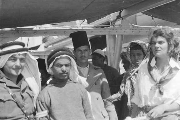 Aloha Wanderwell and Captain Wanderwell in Egypt